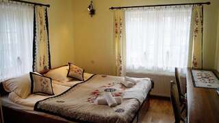 Отели типа «постель и завтрак» Willa Tatrzański Zomecek Косцелиско Стандартный двухместный номер с 2 отдельными кроватями-7