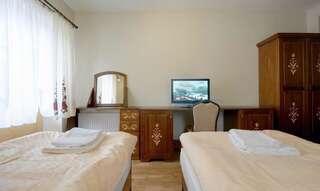 Отели типа «постель и завтрак» Willa Tatrzański Zomecek Косцелиско Двухместный номер с 2 отдельными кроватями и балконом-2